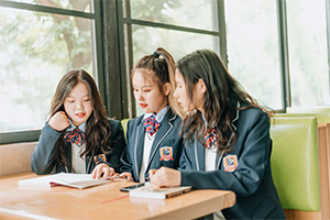 技校都有哪些专业适合女生？没考上高中的