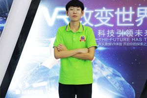 史文博：初中毕业来新华，选择学习VR传媒与电竞