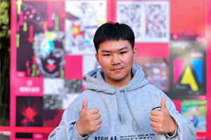 戚建滨：曾经技校学机械，毕业后来新华学设计