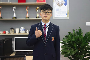 梁燕佳：放弃打工来新华，学习电商赢未来