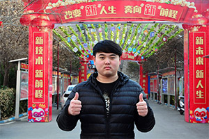 李景泰：中专毕业来新华，找准方向再出发