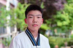 何赛飞：初三转校来新华，学技术逐梦新华