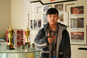 孙浚茗：为圆职业梦，来新华学电竞