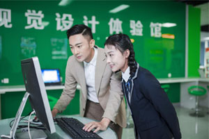 《来新华学好互联网技术，才能登的更高，走的更远》